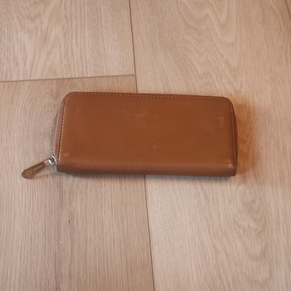 Michael Kors brown wallet - Picture 3 of 3